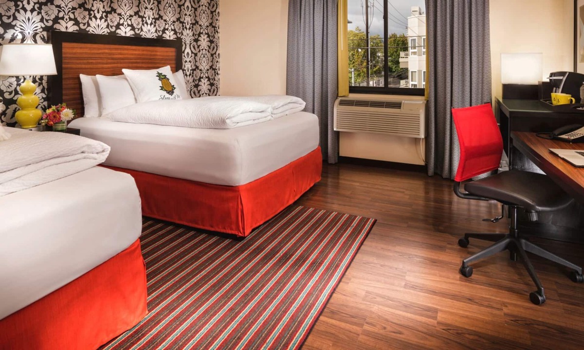 Lower Queen Anne Hotel | Artistic Room Perfect for Exploring Space Needle & Seattle Center, Pool Access