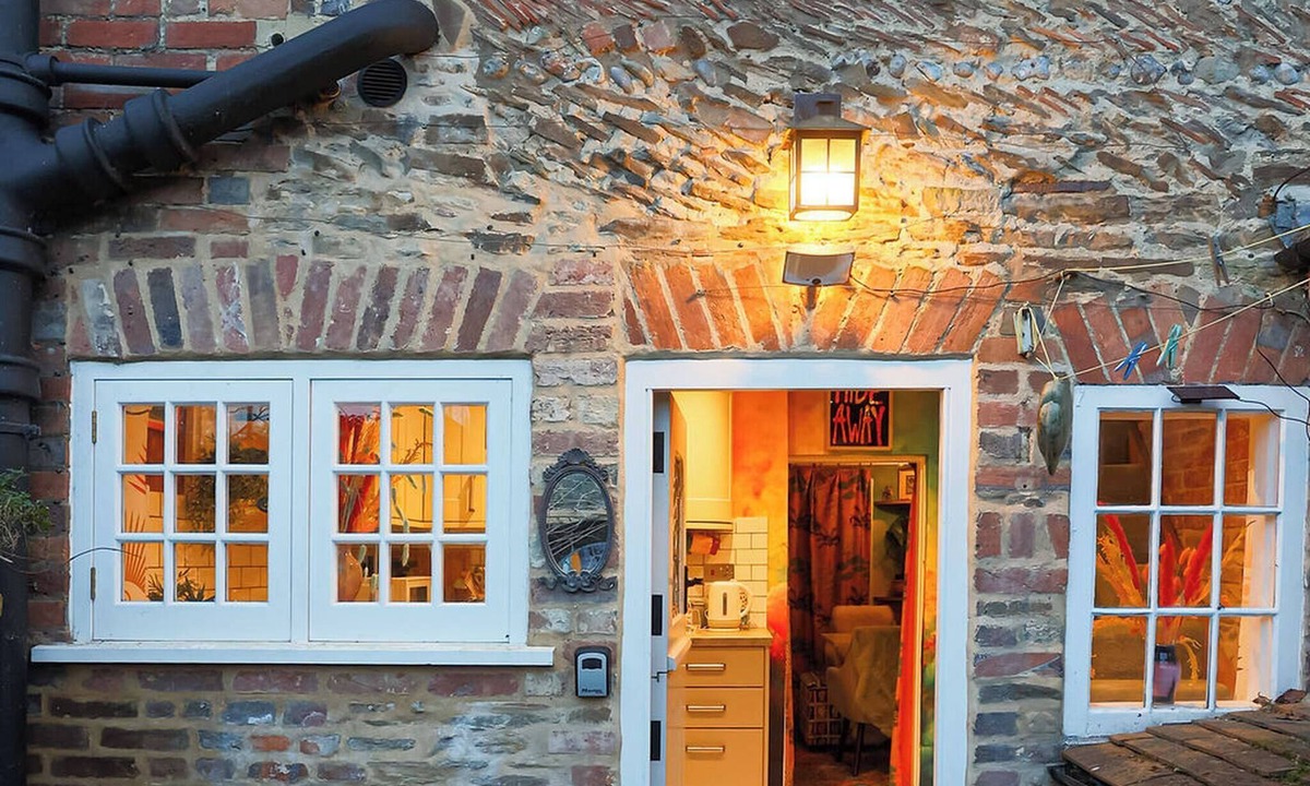 Cowfold House | Artists Hideaway in Cowfold