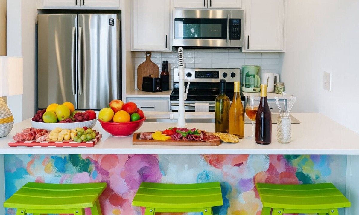 Norris Square Apartment | Artsy/Cozy/King Bed/Gym/Elevator