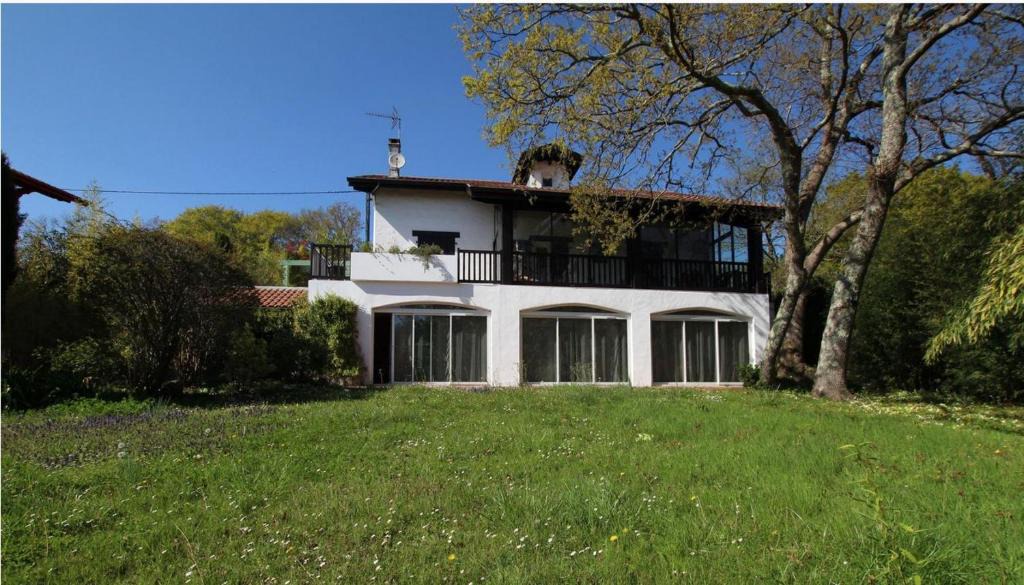 Ustaritz Apartment | Artzamendi, LA RHUNE, 4 Chambres 155 m2