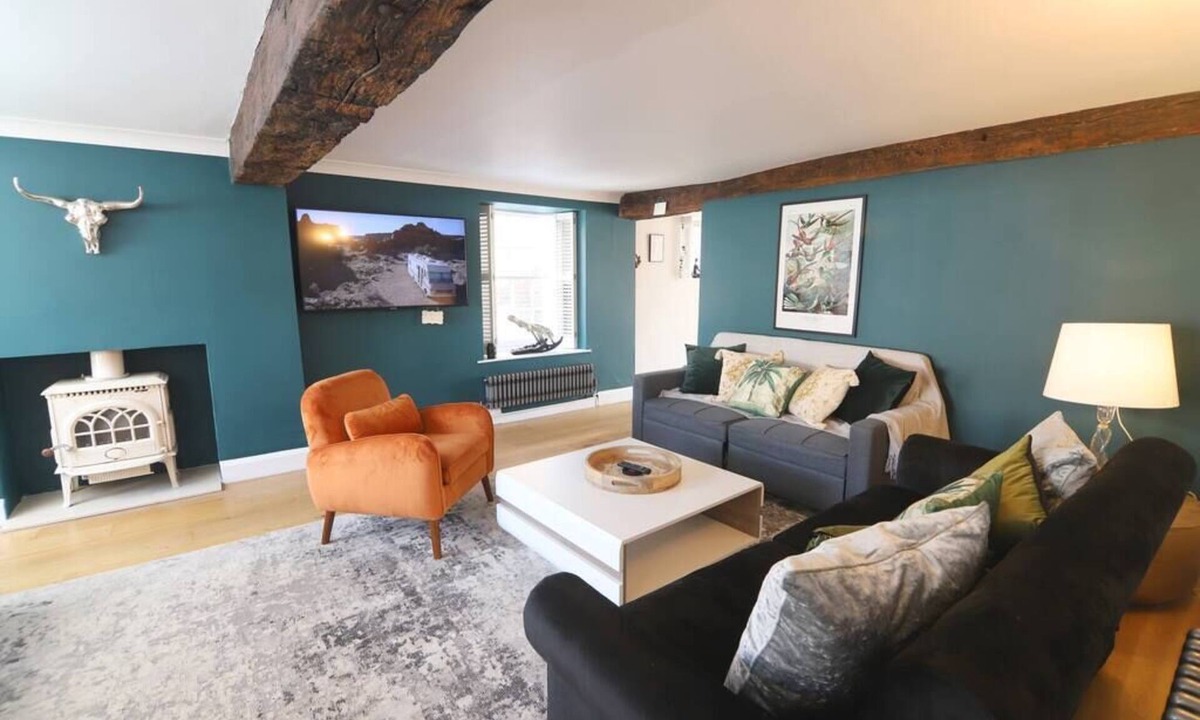 Arundel House | Arundel Castle River House, The Palms