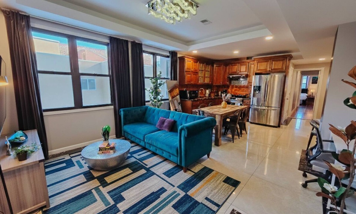 Center City East Apartment | Ascent/King Bed/Ensuite/Elevator/Center