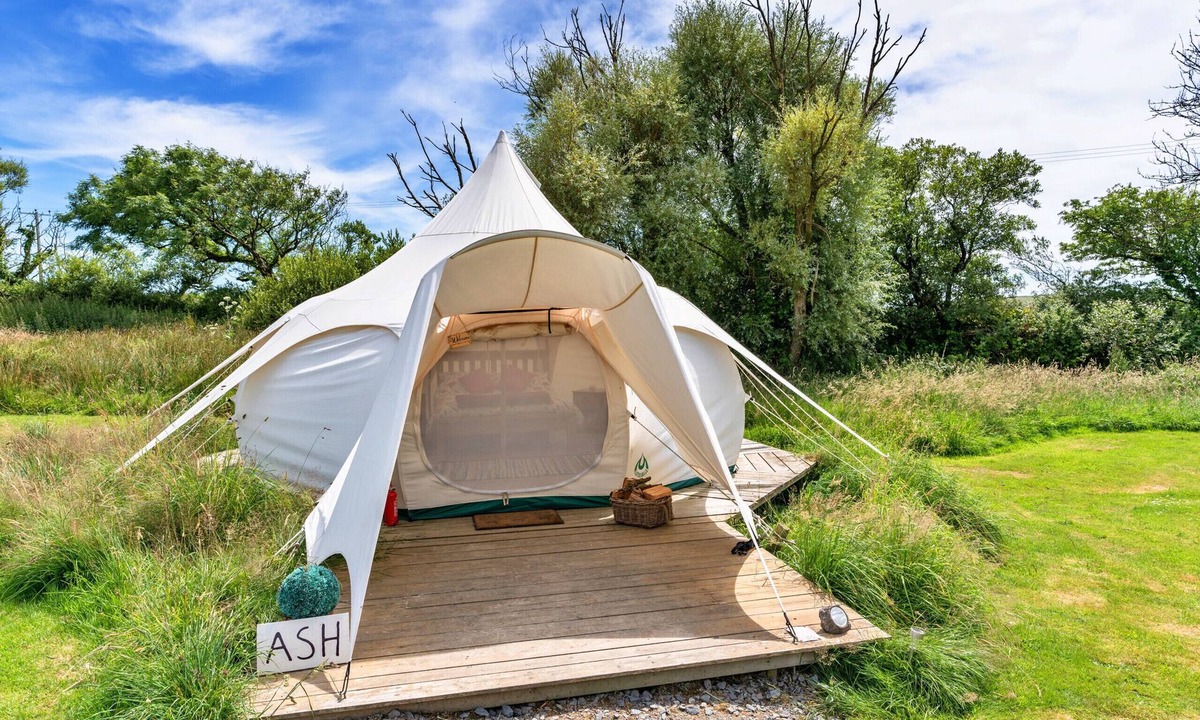 Ilfracombe Ski Chalet | Ash Lotus Belle Tent