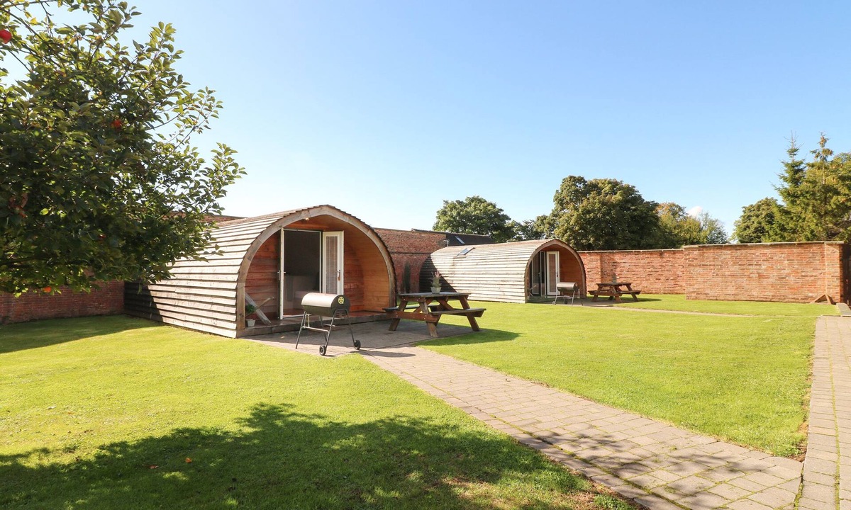 Denstone Cottage | ASH, pet friendly, character holiday cottage in Rocester
