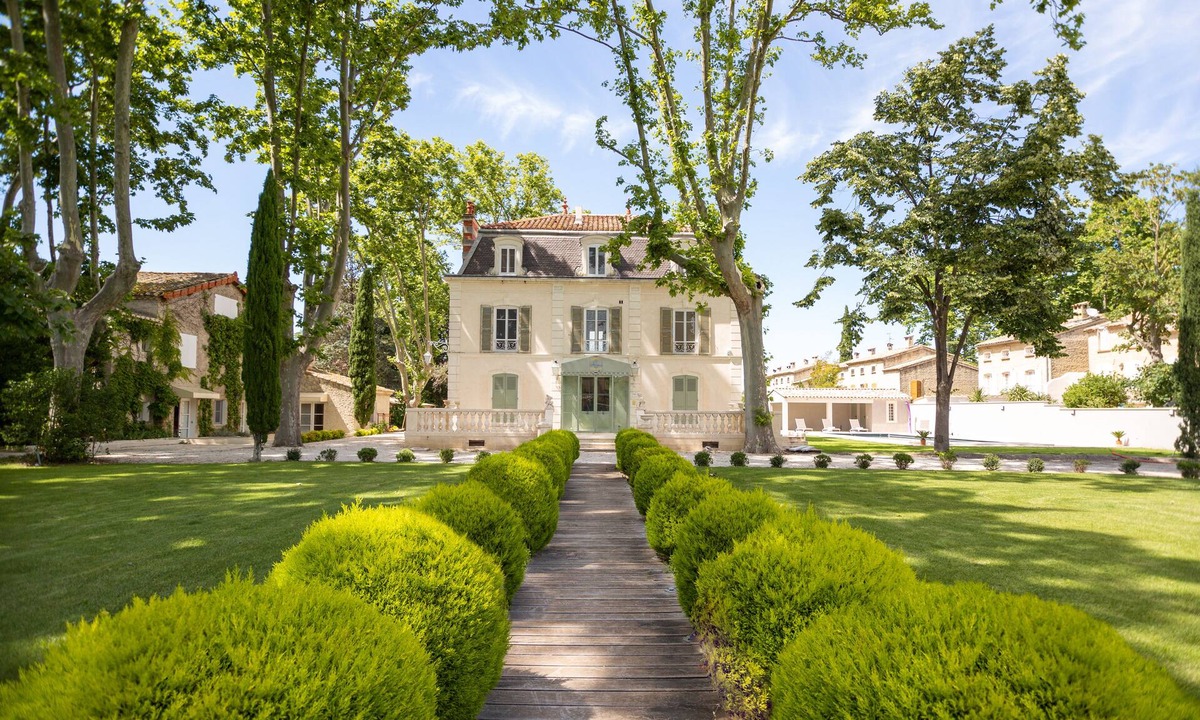 Montfavet House | Ash trees in Provence