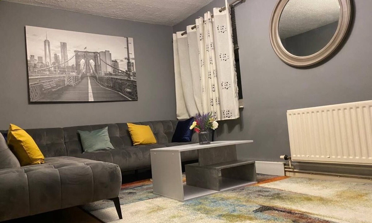 Kingsnorth Apartment | Ashforfd Hide Out