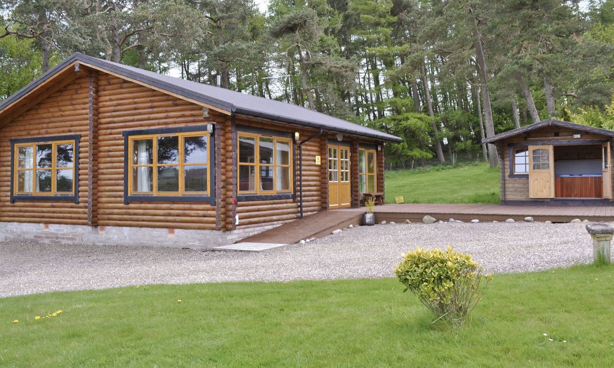 Glenfarg Cottage | Ashknowe Log Cabin - S4590