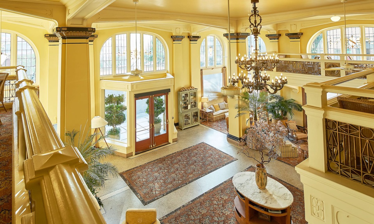 Historic Downtown District Hotel | Ashland Springs Hotel