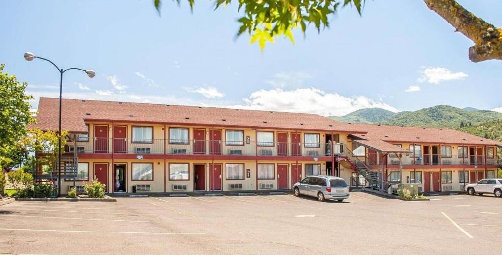 Ashland Hotel | Ashland Valley Inn