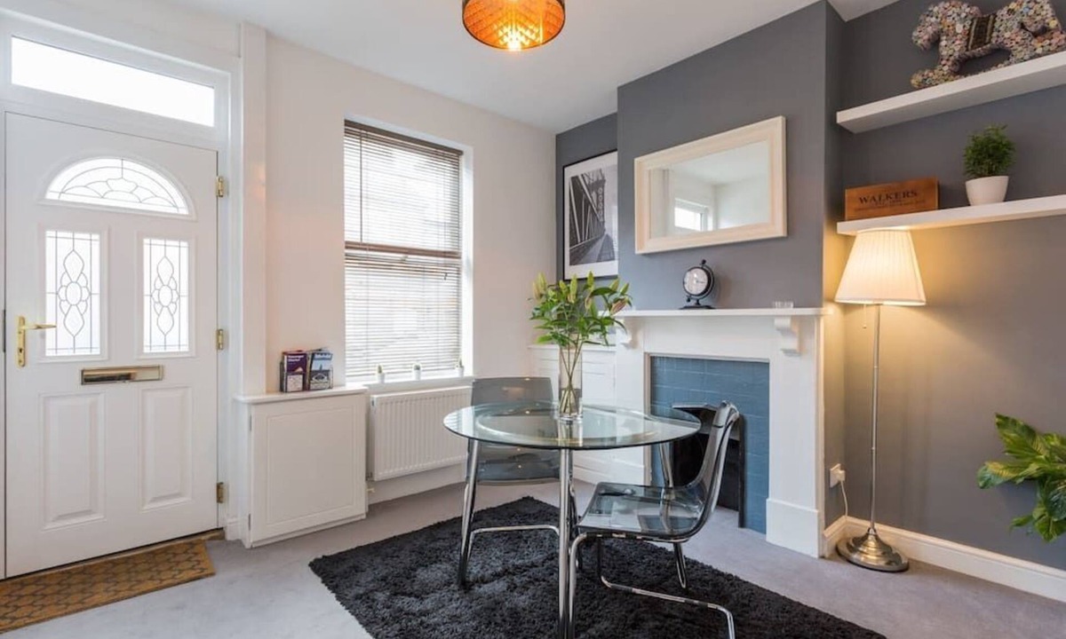 Luton House | Ashton House Luton Accommodation