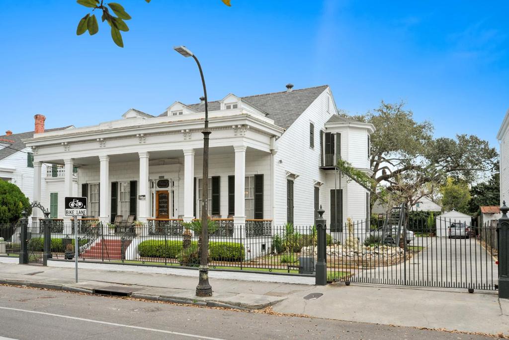 Esplanade Ridge Bed & Breakfast | Ashton's Bed and Breakfast