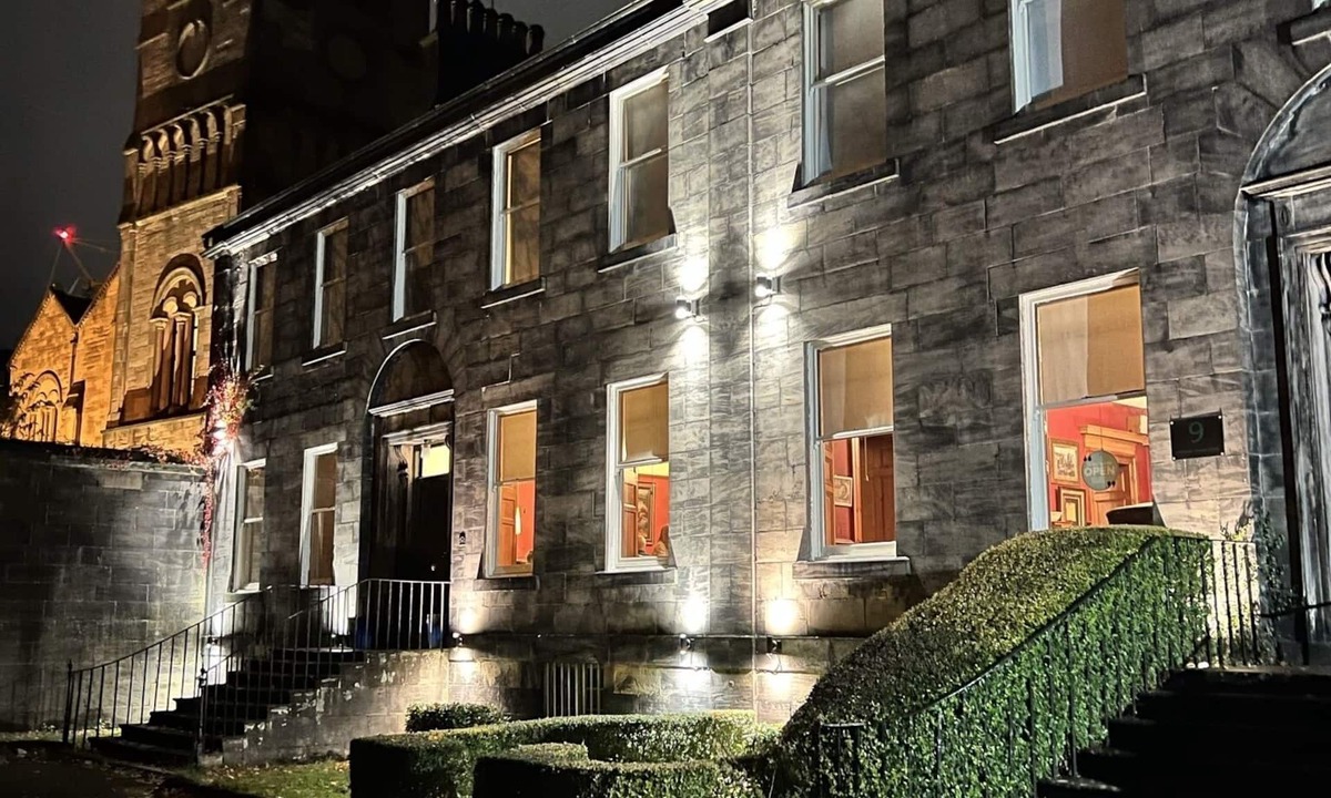 Paisley Hotel | Ashtree House Hotel