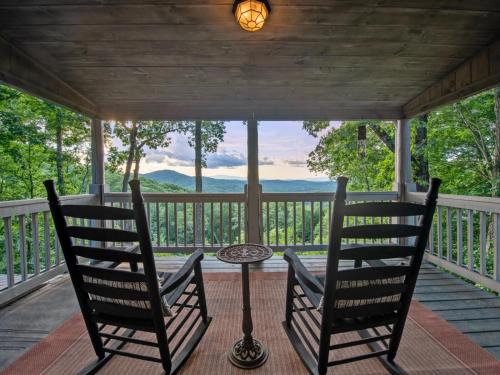 Ridges Over the Lake House | Aska Bliss