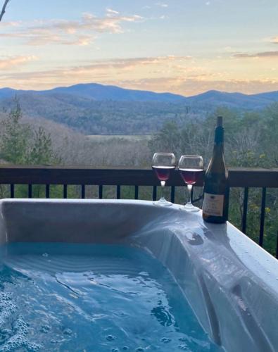 Ridges Over the Lake House | Aska Highlands Lodge - Cuddleup