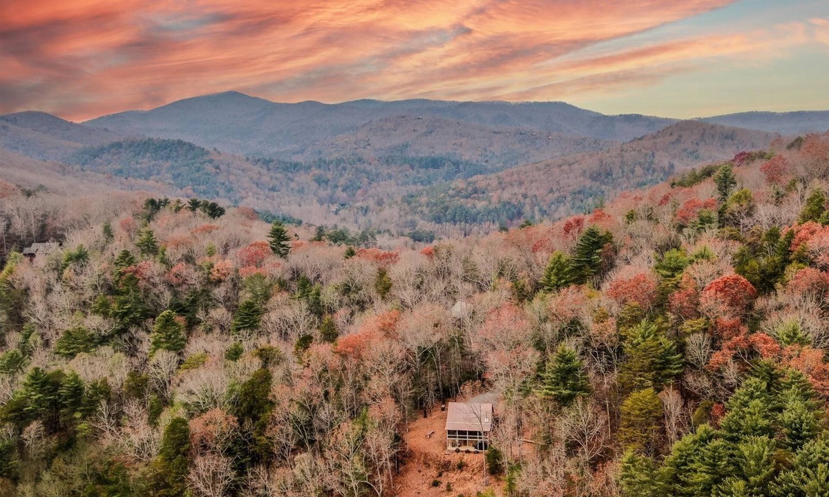 Aska Cabin | Aska Sunrise| Blue Ridge, GA