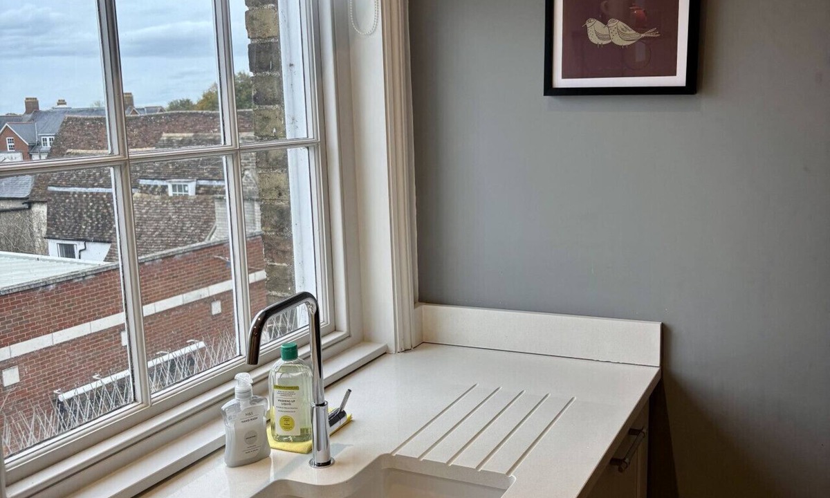 Huntingdon House | Aspen - free parking -Grade Ii listed- second