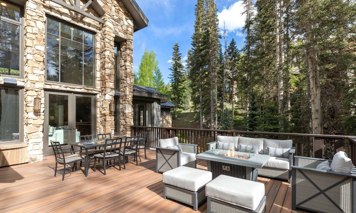 Mountain Village House | Aspen Grove | Ski-in/Ski-out off Galloping Goose Run, Mulit-Tier Deck, Jet Tubs