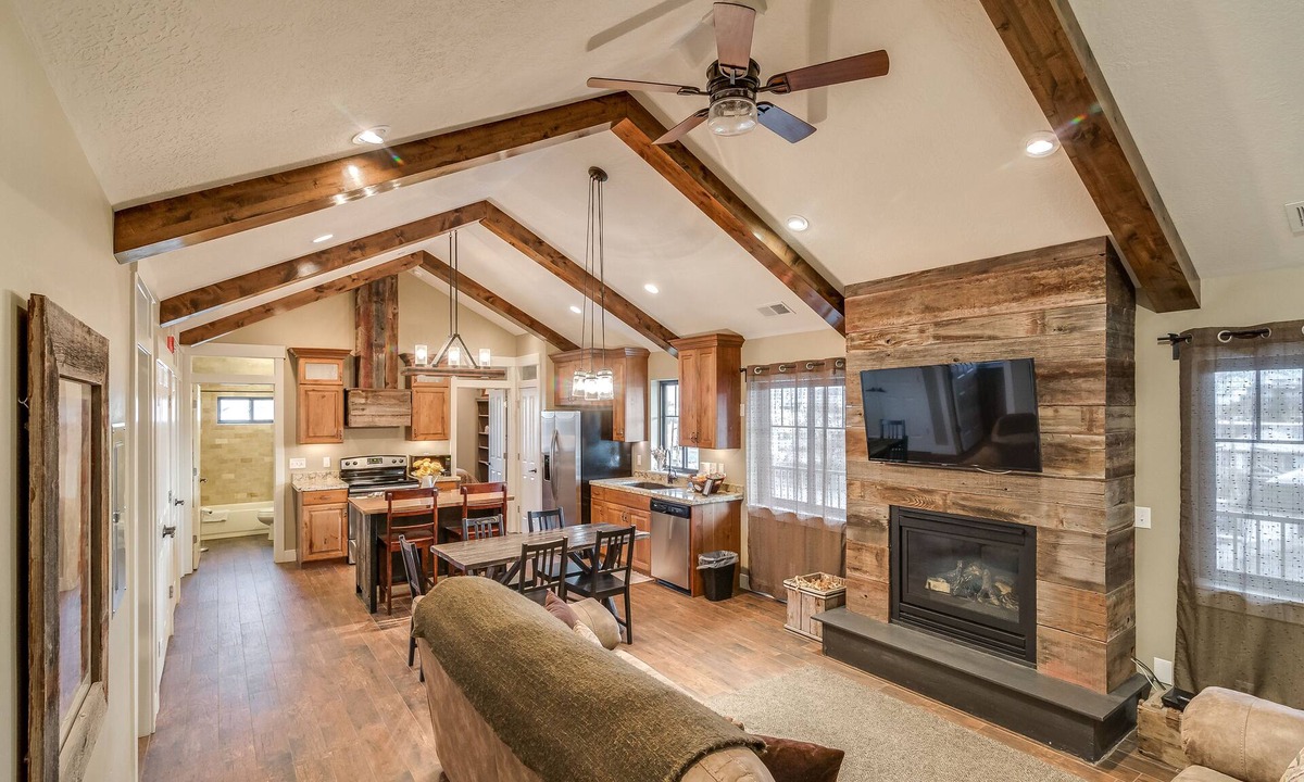 Central Business District Hotel | Aspenwood Manor South