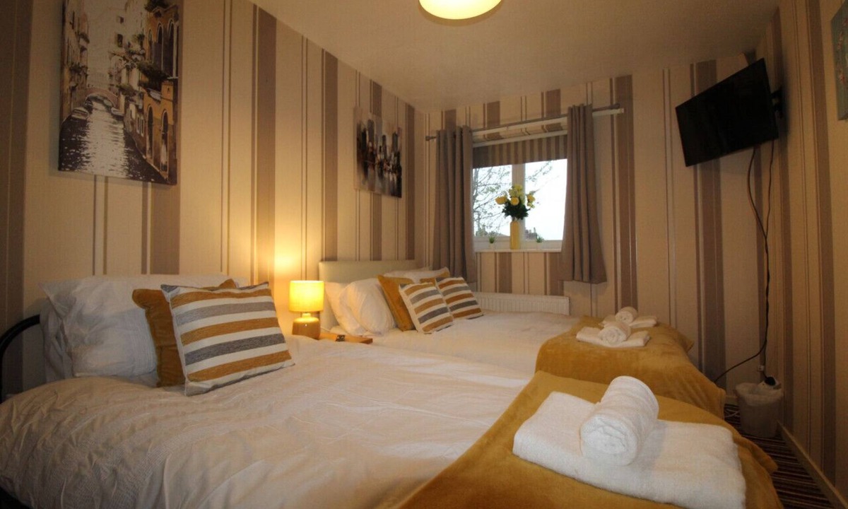 Sutton-in-Ashfield House | Aspley House- Sutton in Ashfield