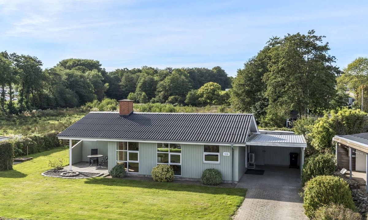Bjert House | "Assarina" - 15m from the sea by Interhome