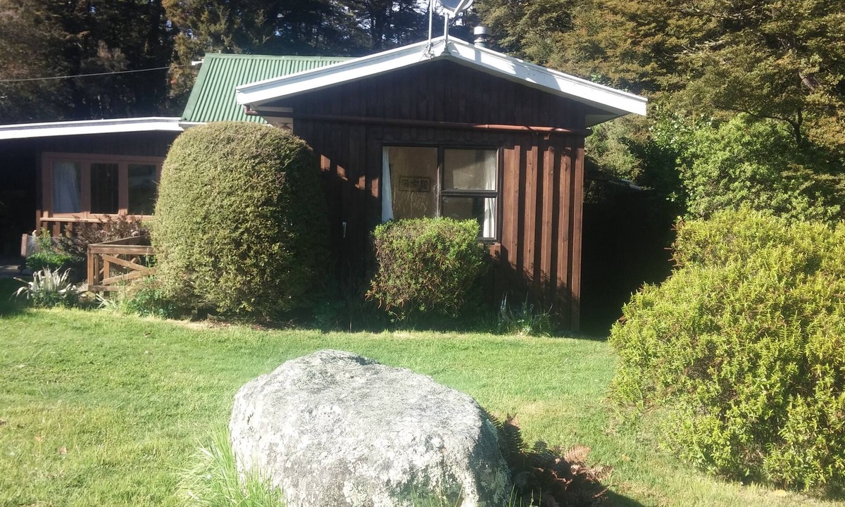 St. Arnaud House | Astelia Cottage, on Bridge St