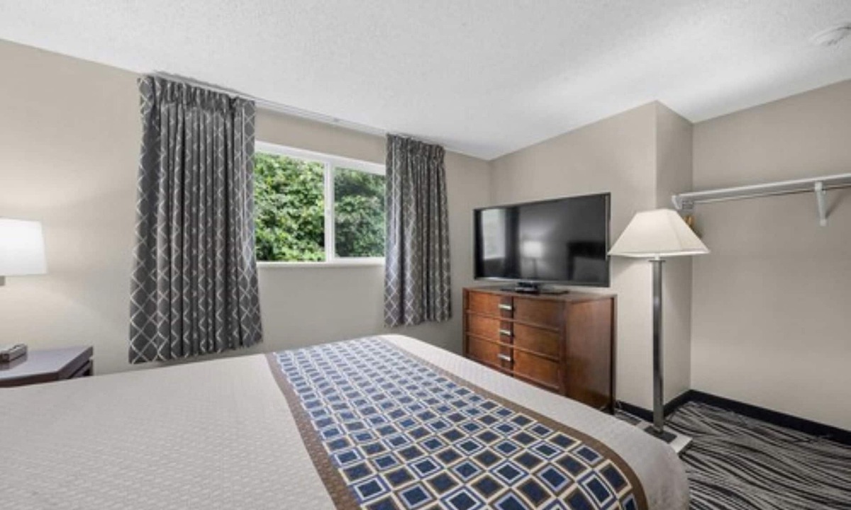 Astoria Hotel | Astoria Rivershore Motel