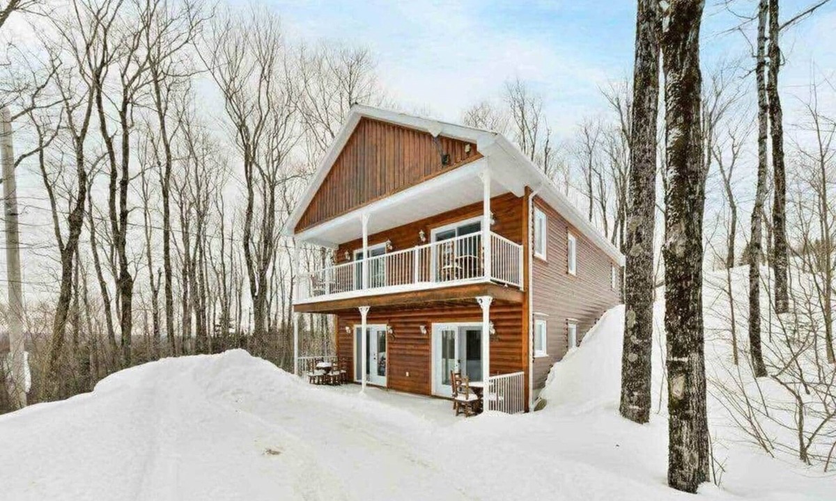 Val-Racine Apartment | Astro 3 – Suite with Two Queen Beds Near Mont-Mégantic