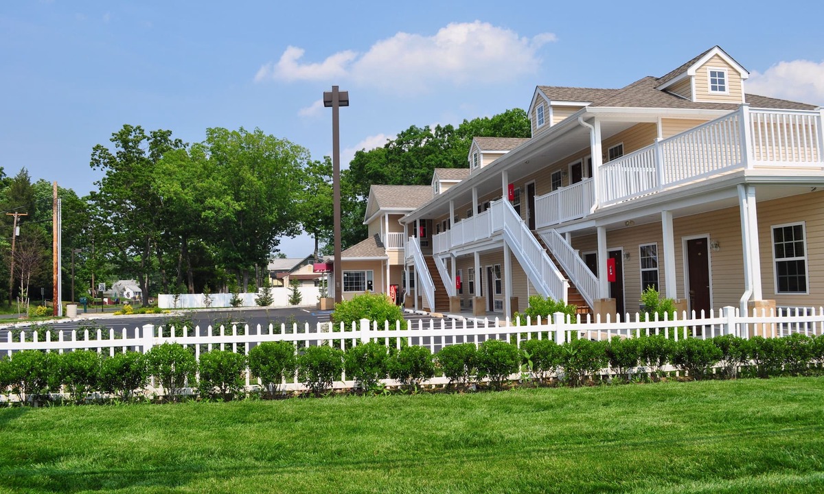 Howell Hotel | At 9 Motel