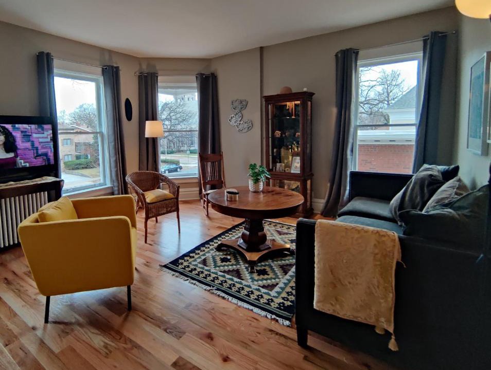 Oak Park Apartment | At Home in Oak Park