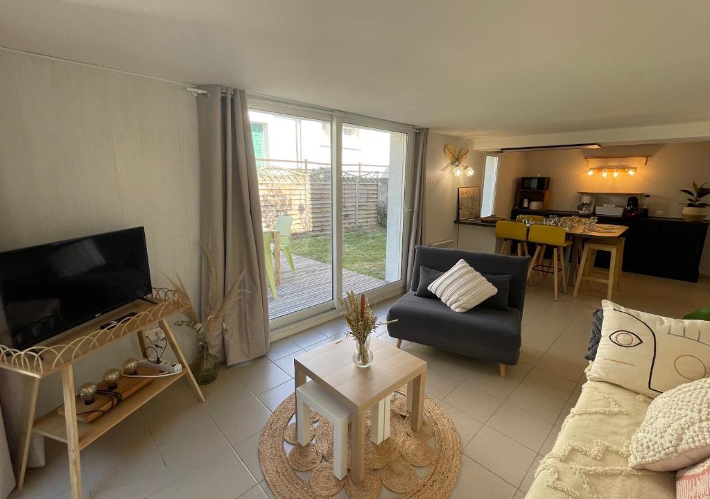 Sangatte Apartment | AT HOME - Sangatte