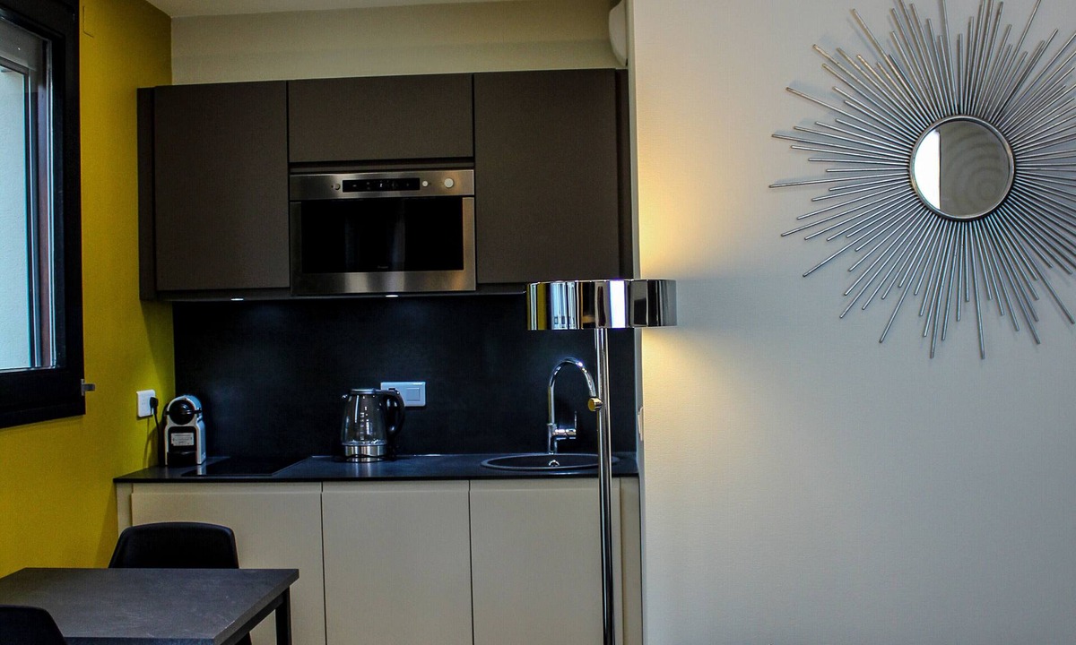 Clermont Ferrand City Centre Apartment | AT HOME Studio meublé, Place Jaude