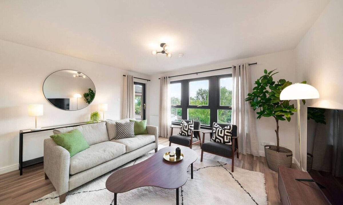 Broughty Ferry Apartment | At the Castle - Private Balcony