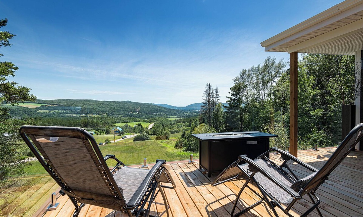 Saint Urbain House | At the edge of the Parc National des Grands-Jardins