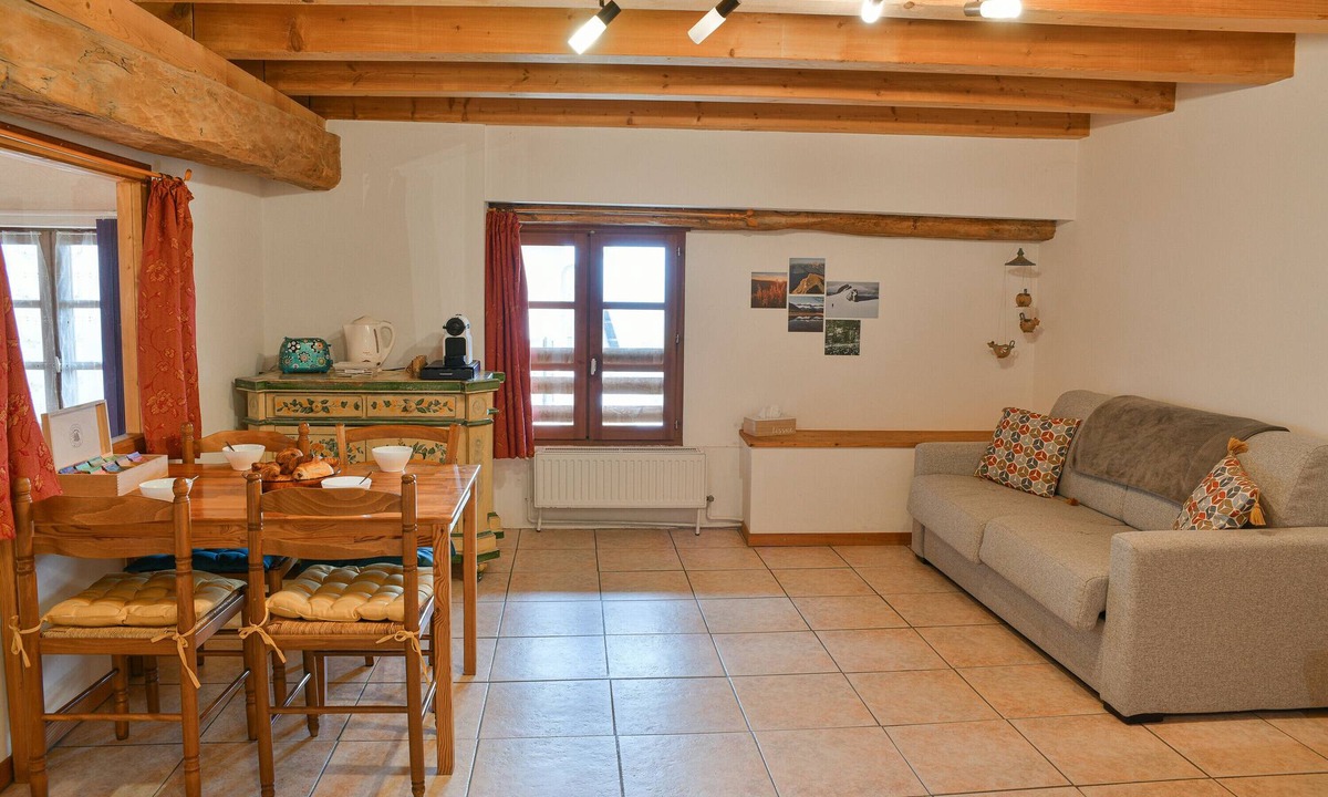 Saint-Pierre-d'Albigny House | At the Foot of the Castle - Parking, WiFi, Garden - Savoie College