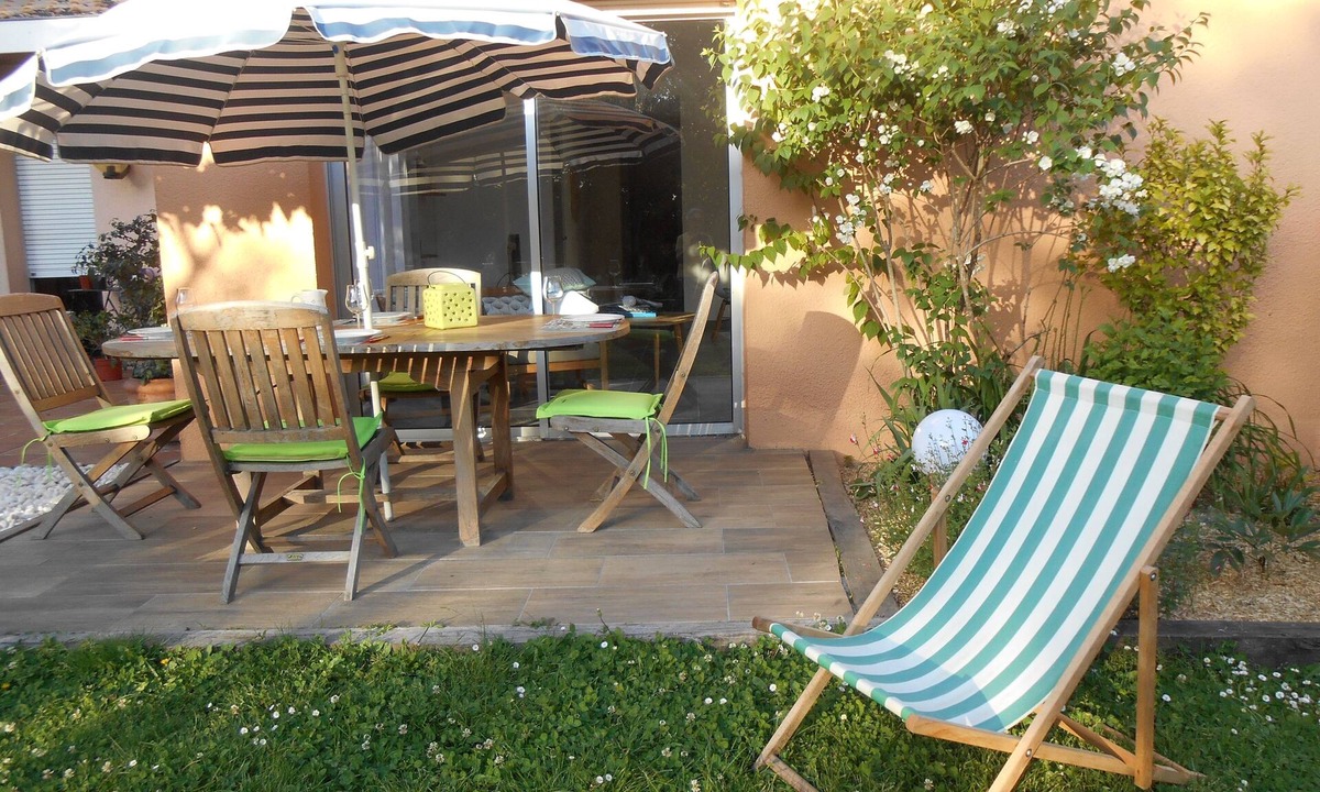 Villenave-d'Ornon House | At the foot of the streetcar warm house with garden for 2/3 p