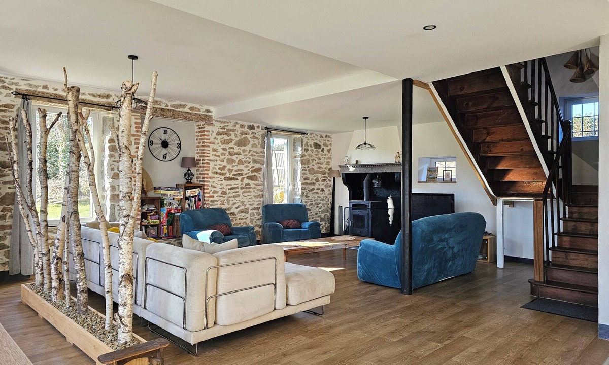 Manzat Cottage | At the gateway to the volcanoes - Large family home - Gite des Vaudelins 15 places