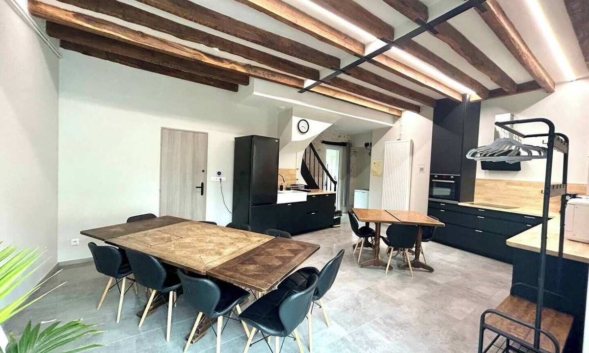Cheille House | At the old oak tree