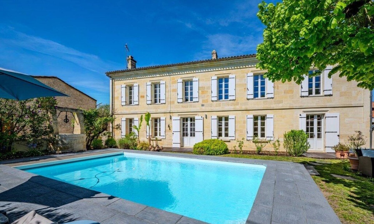 Grezillac House | At the Old Well