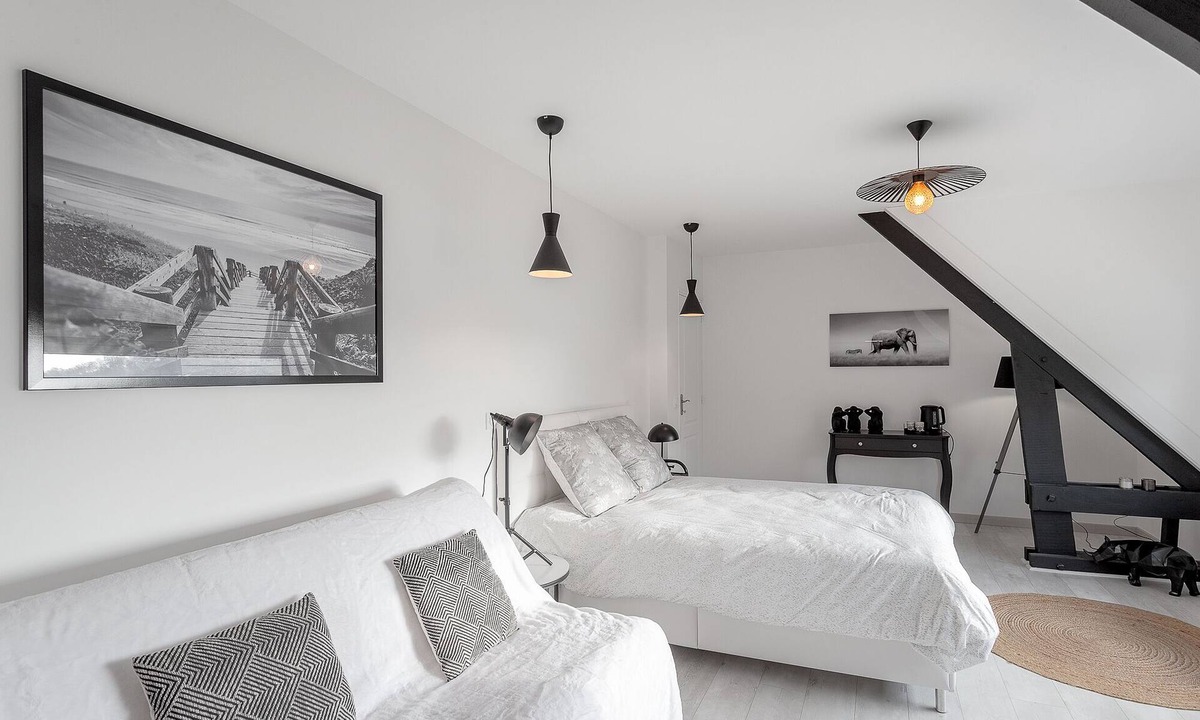 Savignies Bed & Breakfast | At the raw estate