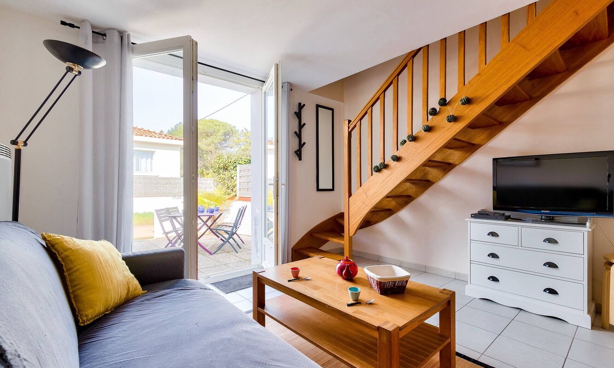 Notre-Dame-de-Monts Ski Chalet | At two steps from the beach, nice house for 4