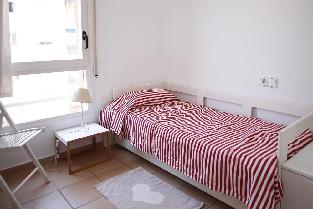 Torredembarra Apartment | AT038 LES PALMERES: Front line apartment with pool and parking