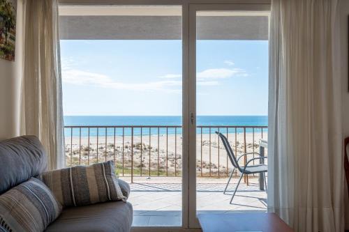 Torredembarra Apartment | AT111 Vistas frontales a la playa la Paella