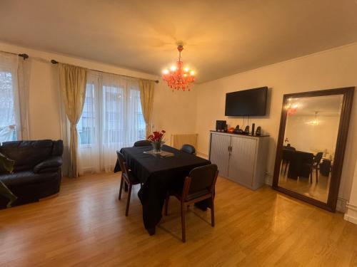 Evreux Apartment | Atelier Couleurs - F3 proche gare et centre-ville Evreux