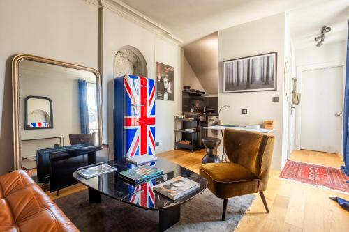 Arts-et-Metiers Apartment | Atelier Luxe Marais