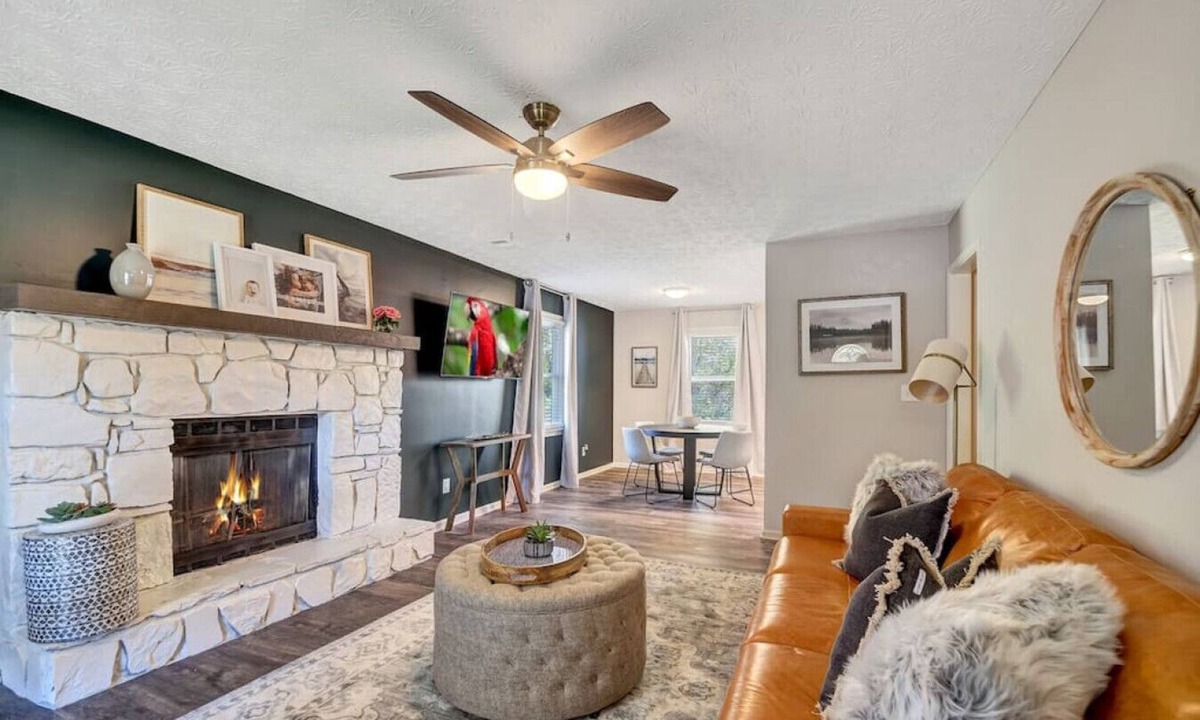 Marietta Villa | ATH - Marietta - 3BR - Pet Friendly - Ranch (160A)