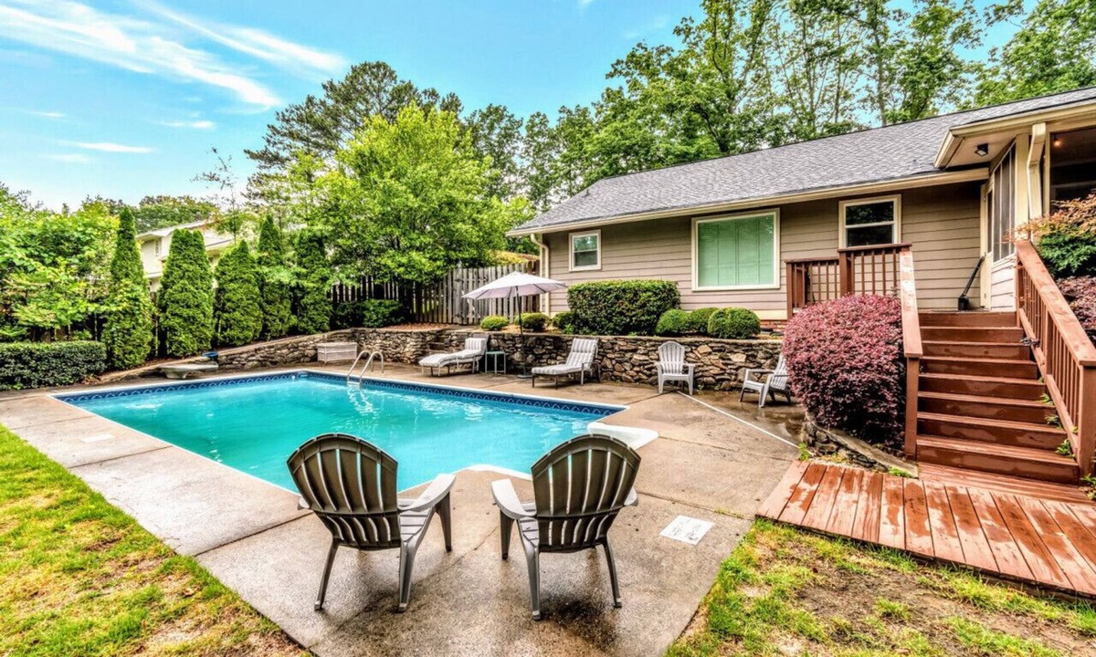 Dunwoody House | ATH - Swimming Pool -Fenced -Ranch -4BR (Vernon)