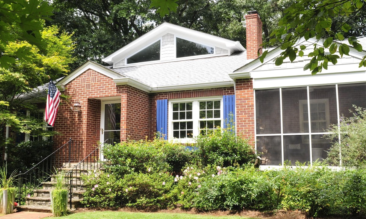 Athens House | Athens Parkway Drive