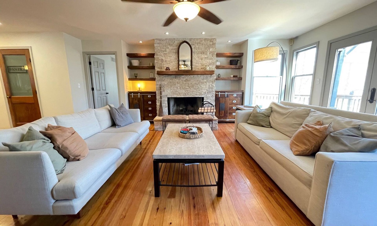 Douglasville Cabin | ATL Getaway cabin with riverfront views and hottub