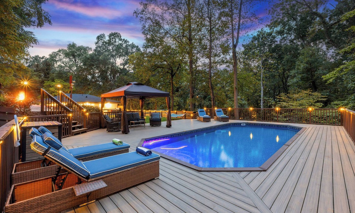 Atlanta House | Atlanta Oasis Upscale Home Pool HotTub Firepit BBQ 8 max