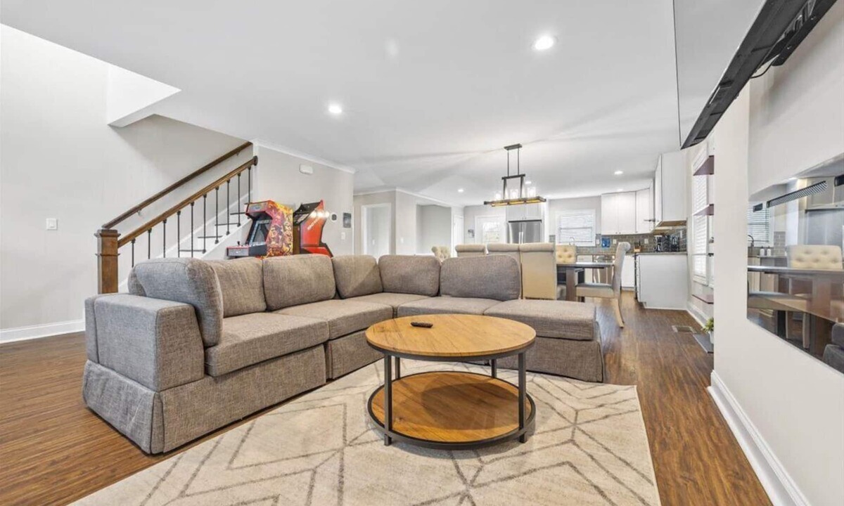 Edgewood House | Atlanta Spacious Haven near Downtown & BeltLine